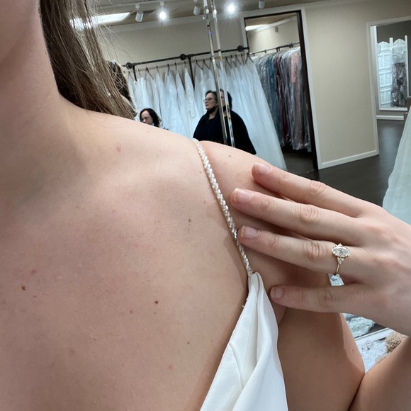 GORGEOUS VINTAGE STYLE Never worn wedding dress - Picture 9 of 10